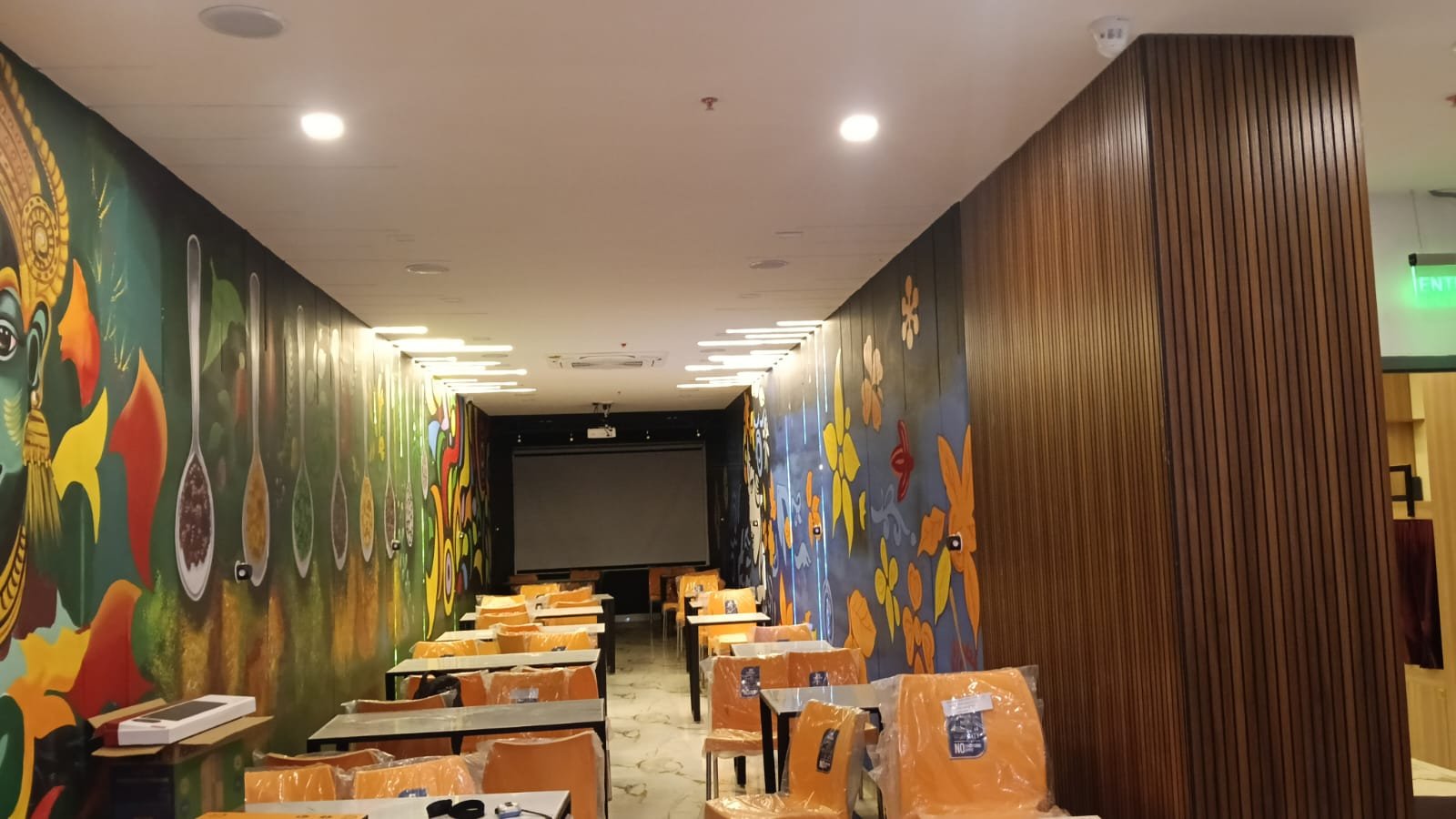 Royale Cafe Interior